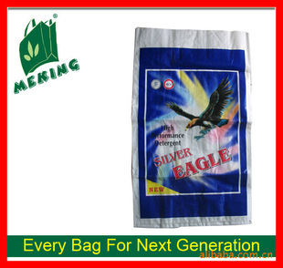 男子从四川乐山开往重庆在高速上累计发现62具猫狗尸体其中不少身穿宠物衣服推测系带猫狗上高速不放车内遭遇意外