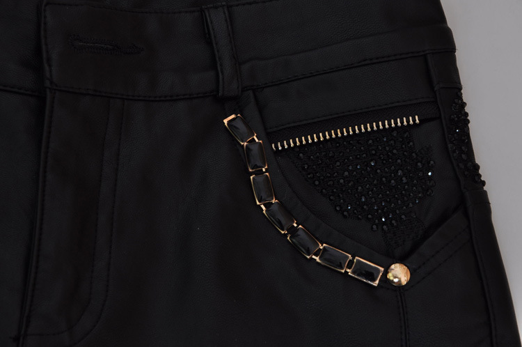 【<em>万紫千红</em> 厂家热销PU皮女<em>短裤</em> 时尚大码黑色