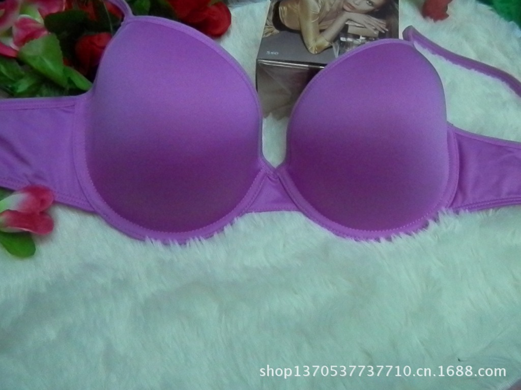 【外贸原单<em>文胸批发</em> 清仓价 薄杯文胸 舒适 简约