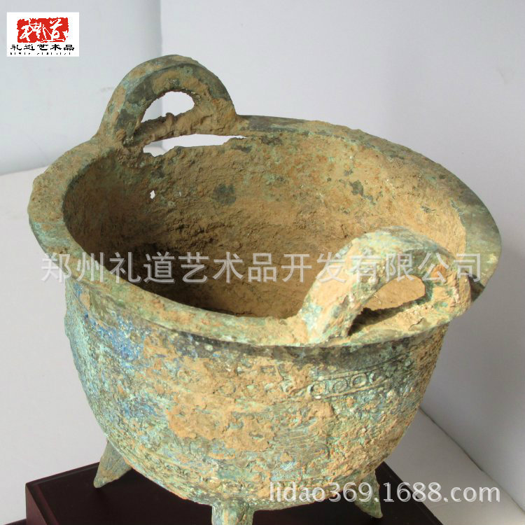 高仿三足鼎工艺品摆件