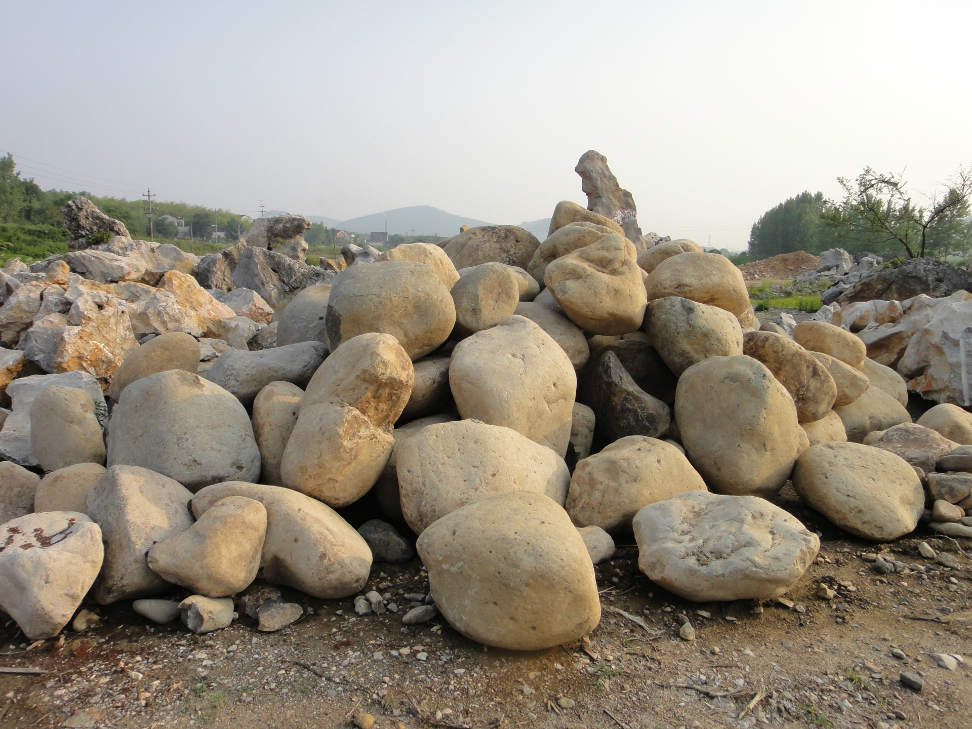 级配碎石 砂夹石 沙加石 地基路基回填材料 现货供应不受影响-阿里巴巴