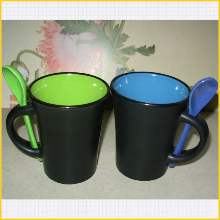 个性时尚 双色釉带勺马克杯 勺子杯 插勺杯