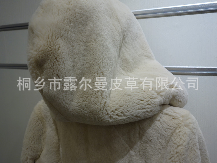 <em>批发</em>采购皮草-<em>特级</em>獭兔毛皮草<em>外套</em>整皮皮草大
