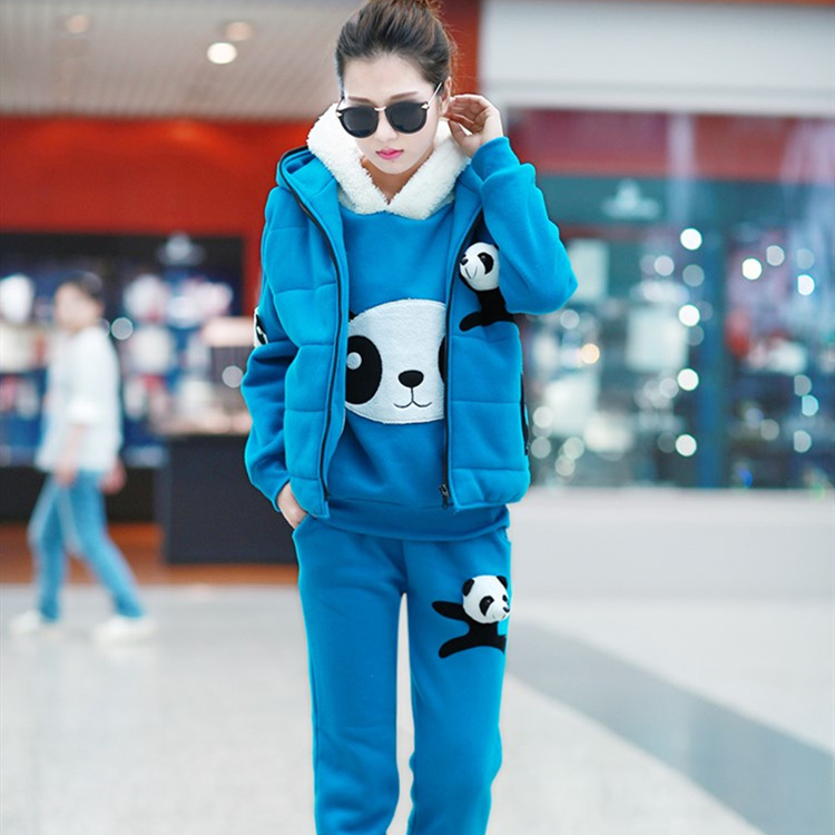 2013冬季新款休闲带帽大熊猫立体装饰女装卫