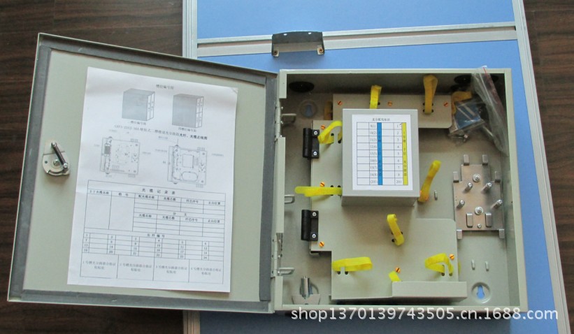16芯插片式光分路器箱内部图片