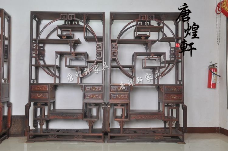 红酸枝外方内圆博古架 (1)