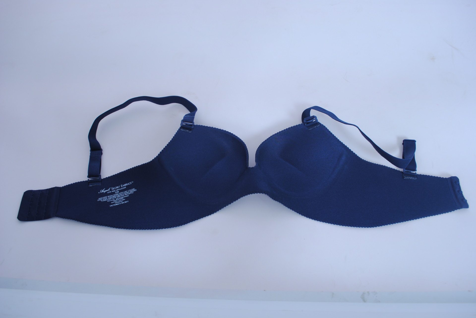 批发供应加厚蝶形<em>一片式无痕文胸</em> 无缝文胸有