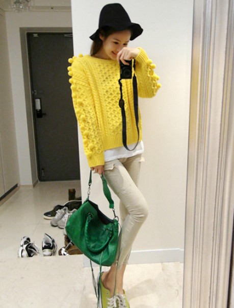 2013秋 冬韩国东大门新款宽松<em>可爱毛绒</em>球勾花