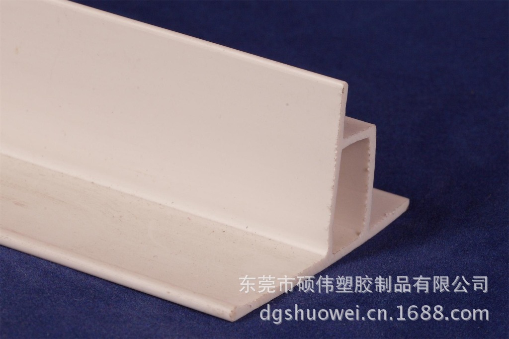 供应PVC百叶窗门框