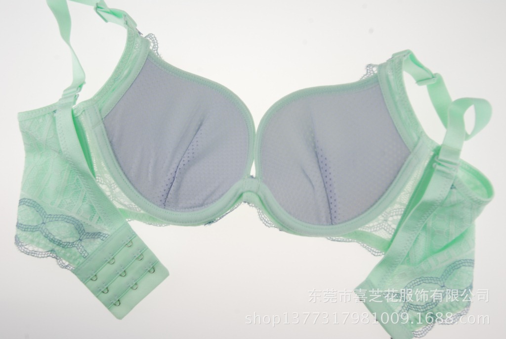 <em>文胸</em>-[A-C厚杯] 小胸美女必选 凉感加厚内衣 上