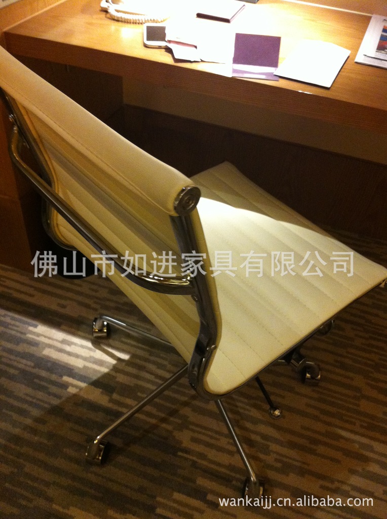 Desk Chair 001