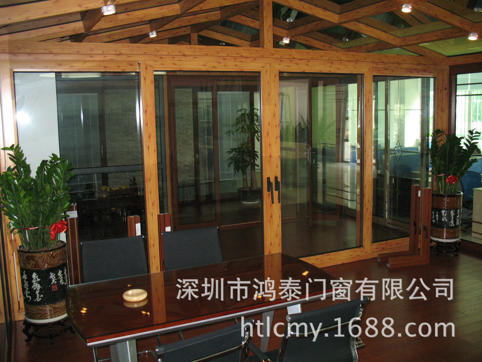 鸿泰铝合金门窗