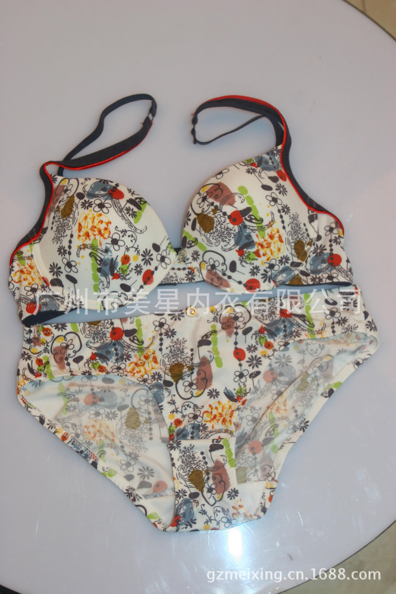 2013 女式<em>可爱</em>活泼 <em>文胸套装</em>批发 支持订货 日