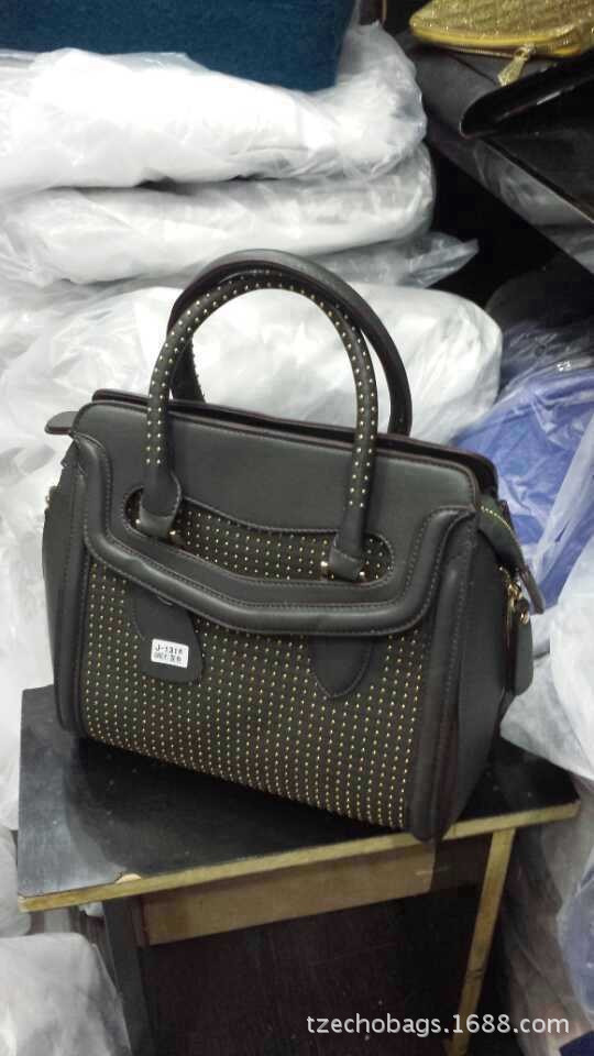 Handbag A208