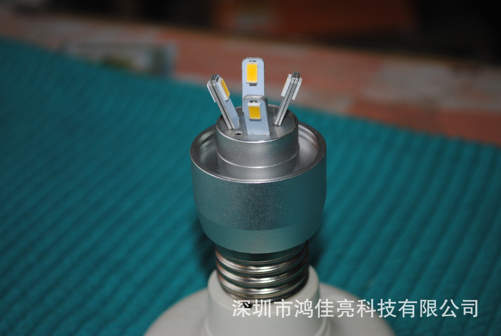 360度LED球泡灯