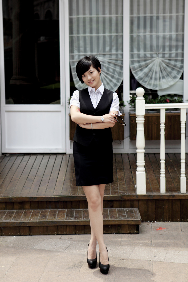 发采购<em>职业</em>女装-千领服饰专业<em>定做女职业装</em> 马