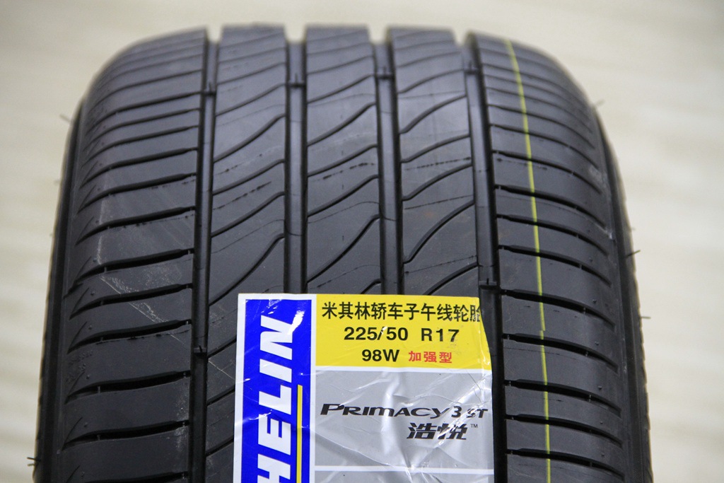 米其林轿车子午线轮胎265/65r17 112t latitude tour 蓝图花纹系列