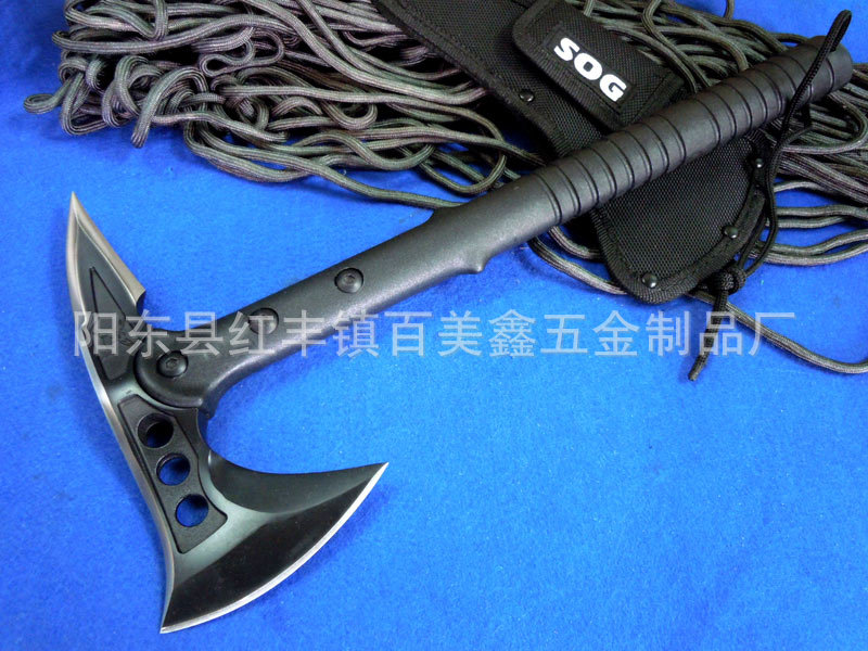 sog-m48战斧,制造精良,刀柄材料采用轻质高强的玻璃纤维加尼龙高级