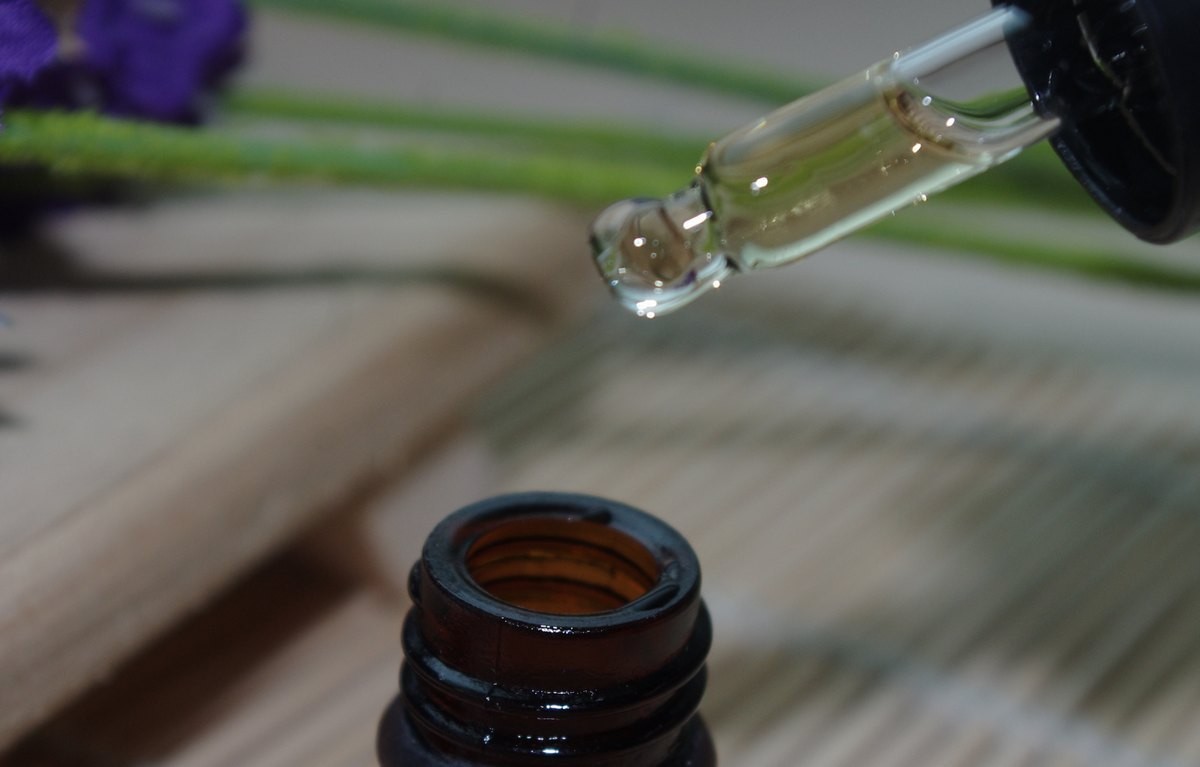 【广州化妆品代加工厂家供应草本中药祛痘消痕