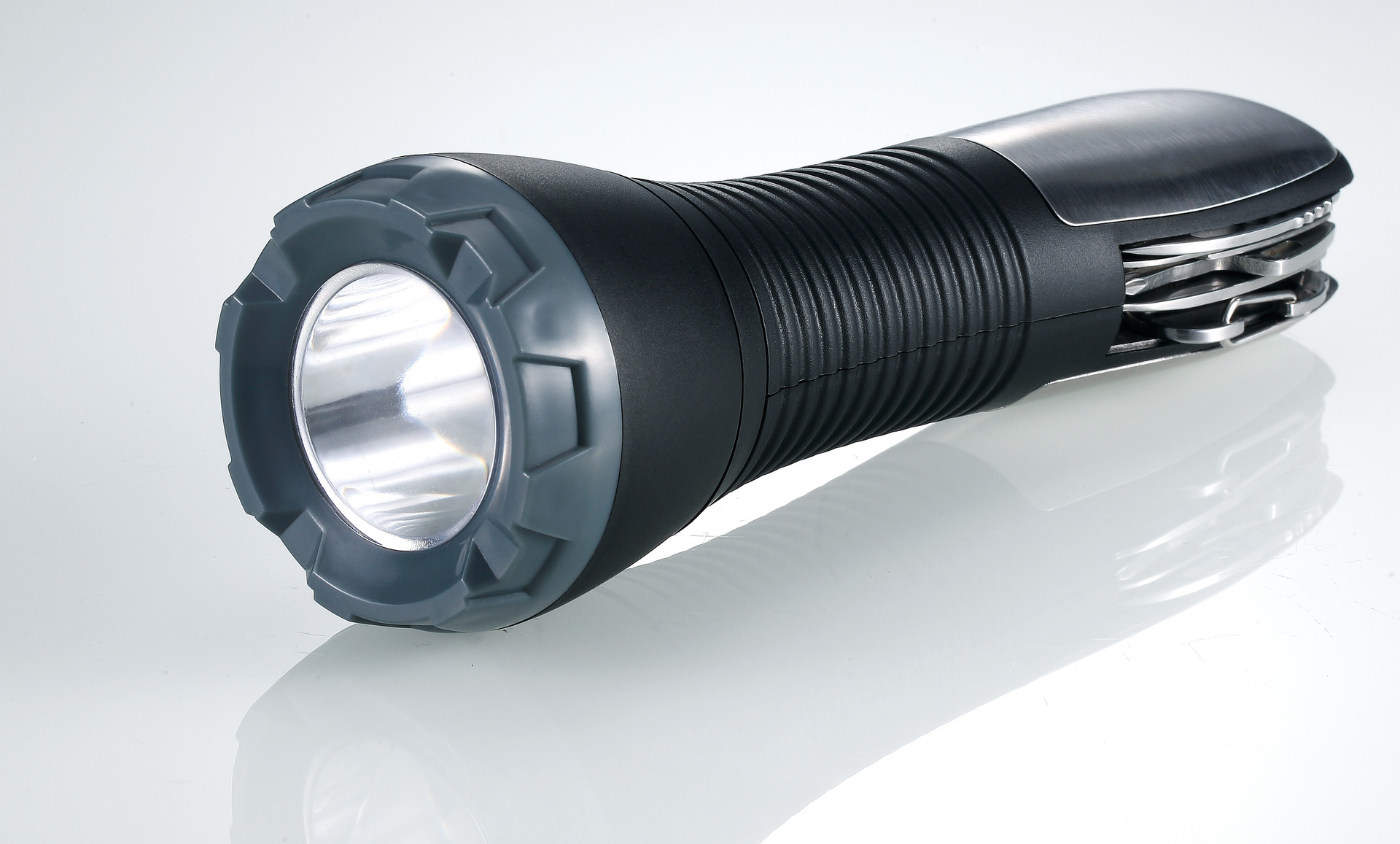 多功能户外手电筒\/带安全锤手电筒\/户外手电筒