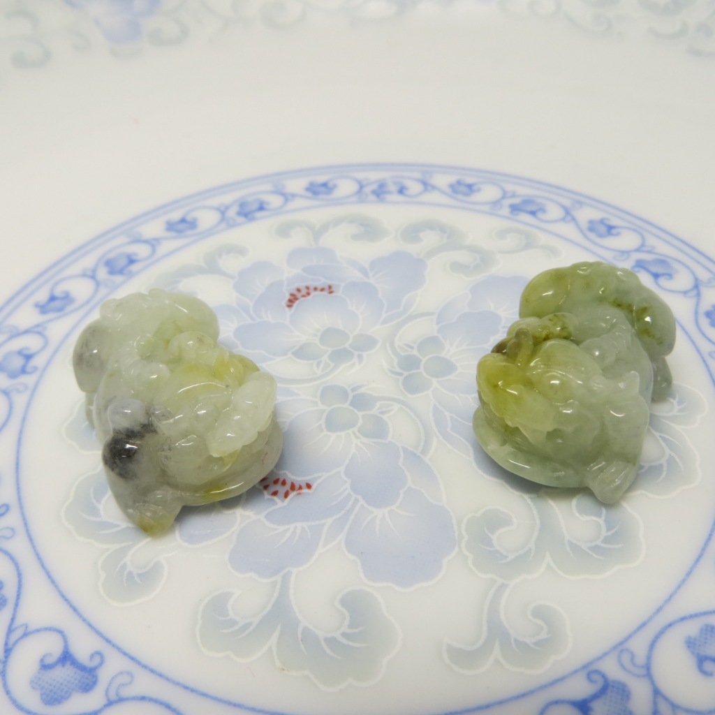 JPX-003天然缅甸翡翠A货貔貅吊坠 浅绿(灰黑