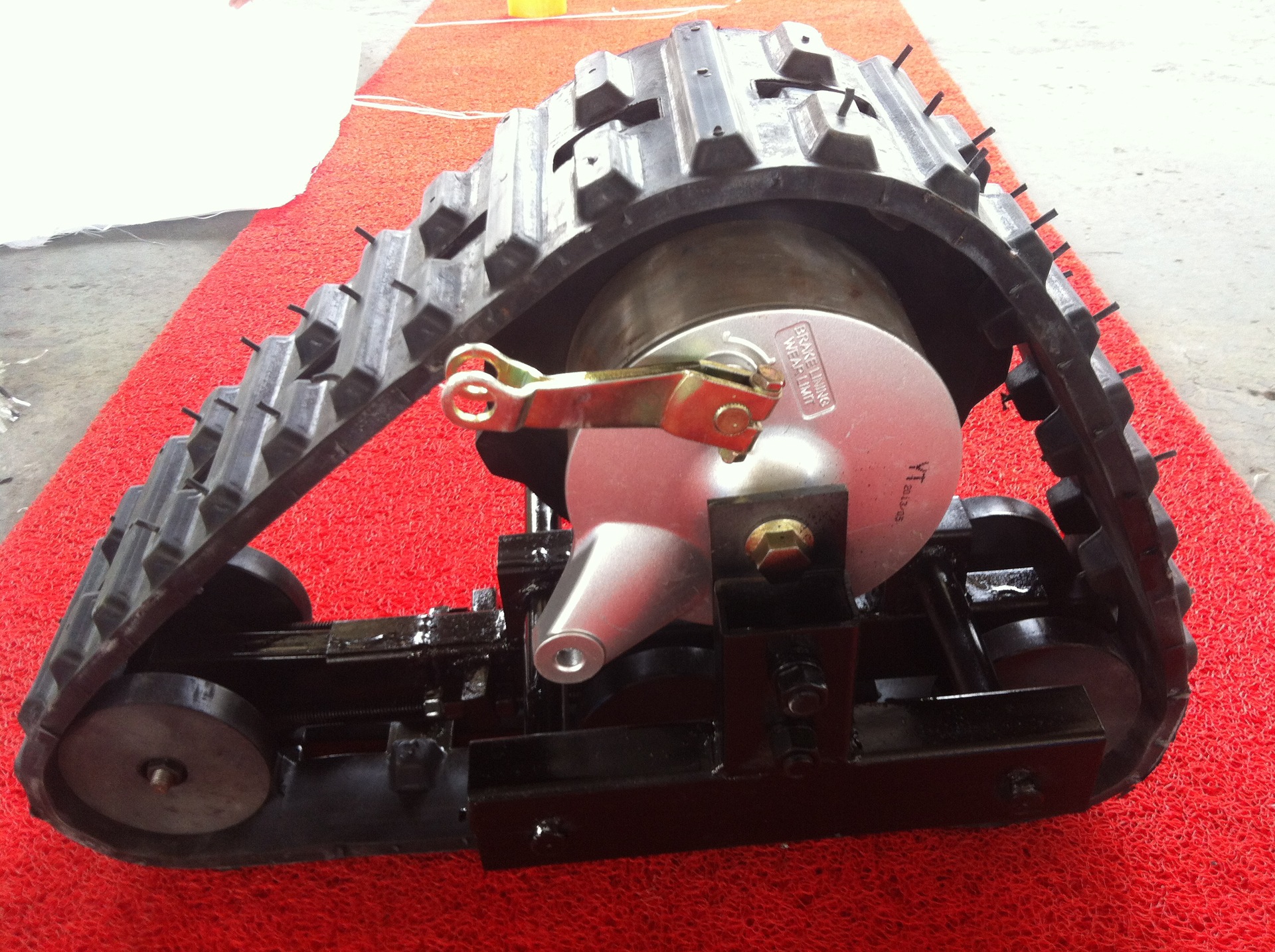 【配套橡胶履带摩托车总成 三角摩托车总成】