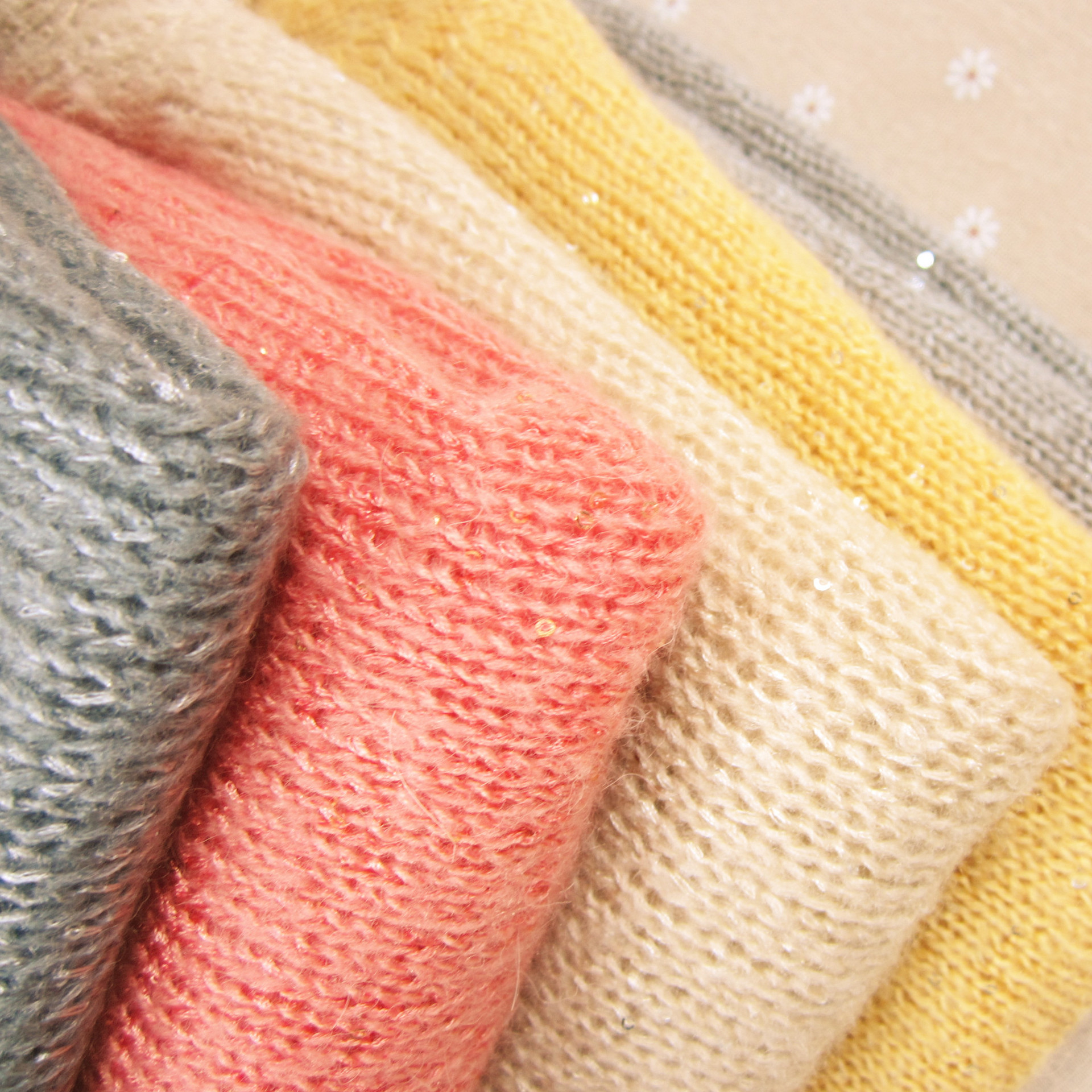 日本原单<em>毛衣</em> 亮片针织毛线衣舒适保暖<em>毛衣含</em>