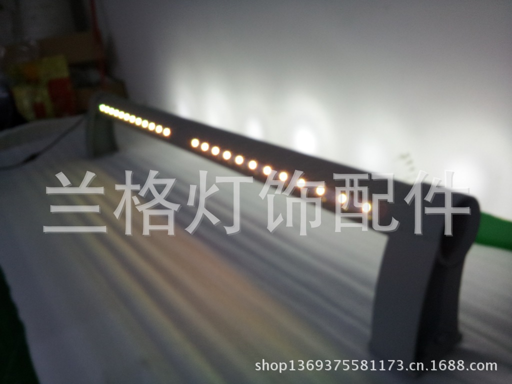 LED桥梁护栏管效果图