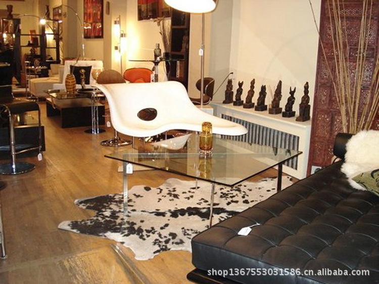 Eames La Chaise