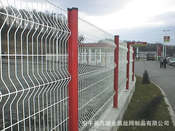 三角折弯护栏网