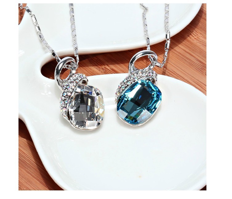 贵金属-汇丰贵金属交易中心QQ1296351596--