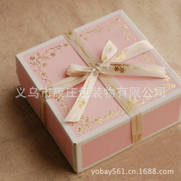 烫金花纹柔粉色系4粒装月饼包装盒