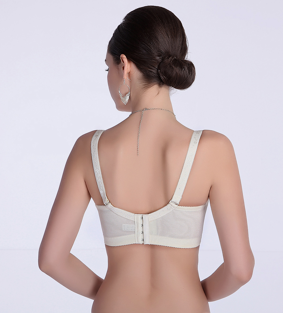 <em>文胸</em>-都市<em>美婷</em>性感深V收副乳超聚拢四排扣 上