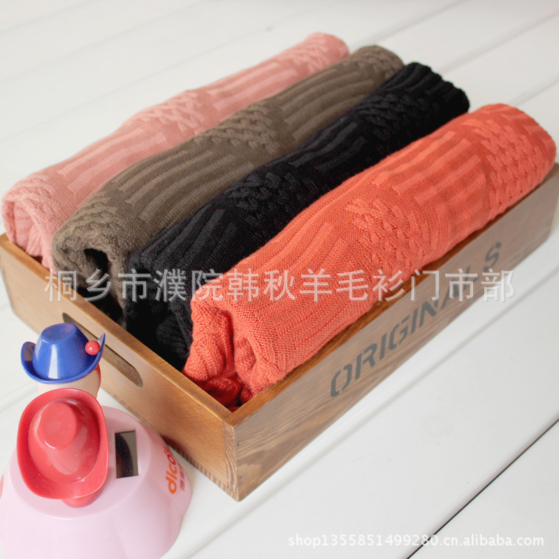 【春秋新款 韩版宽松俏皮圆领手工<em>缝纽扣</em> 针织