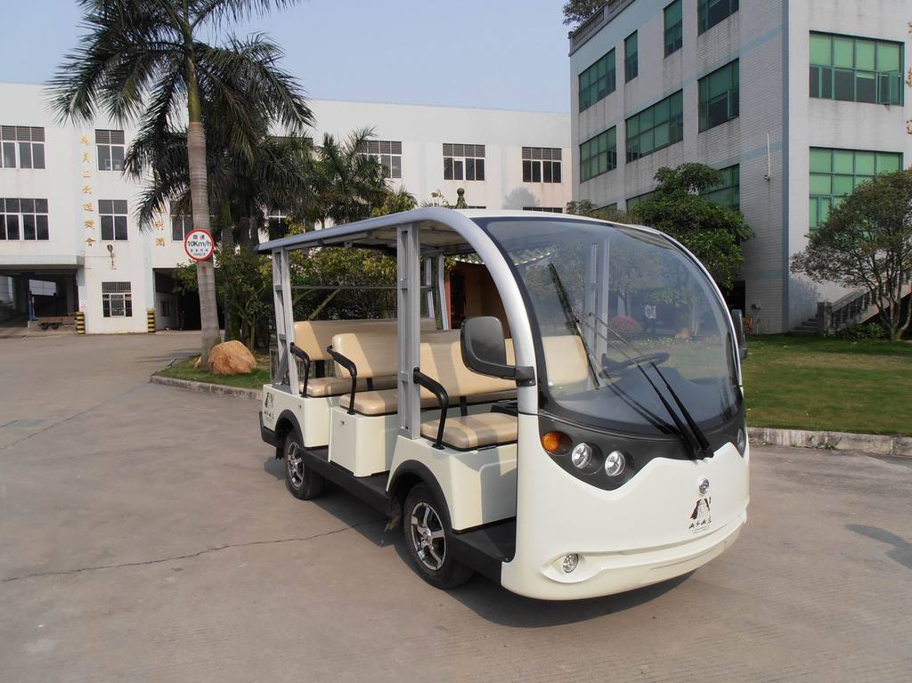 四轮车-燃油全封闭老年代步车四轮燃油摩托车