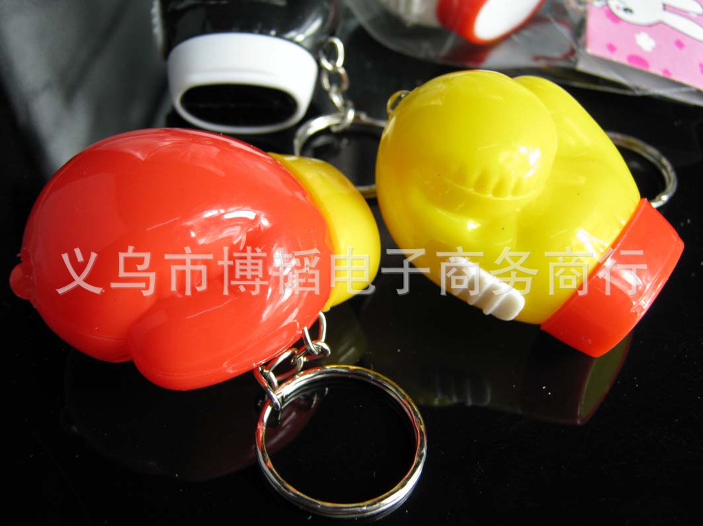 创意小礼品 拳头灯钥匙圈挂件 地摊货源 新奇特