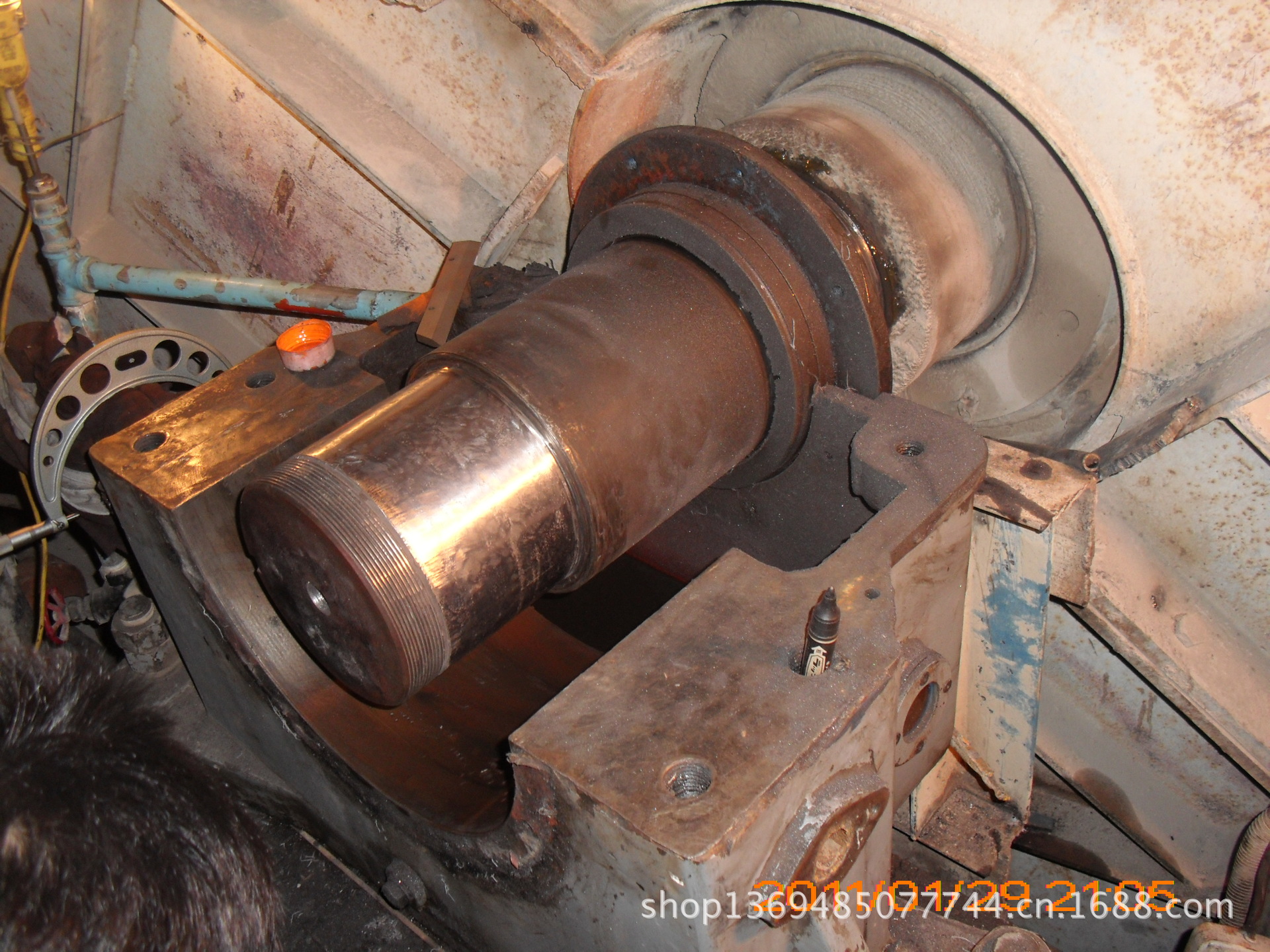 上海水泥液压挡轮轴承座维修