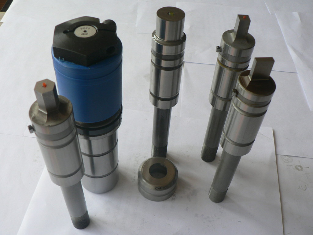 优质供应 厚转塔模具B工位