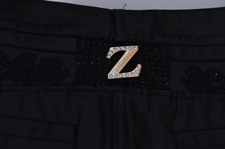 【<em>万紫千红</em> 厂家热销PU皮女<em>短裤</em> 时尚大码黑色