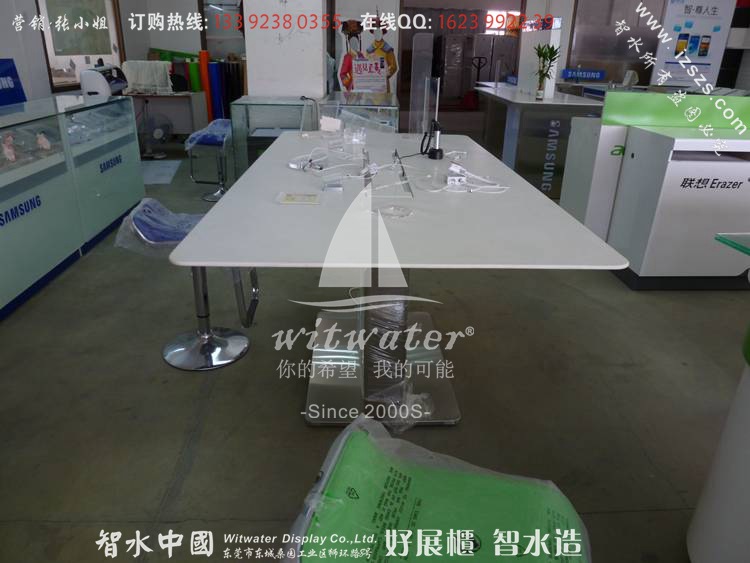 展厅三星手机超薄体验桌实拍