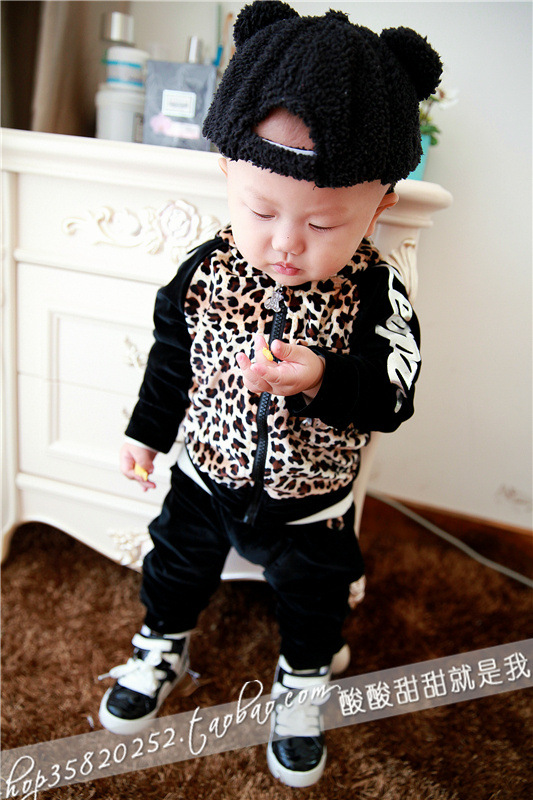 豹紋帶帽天鵝絨休閒套裝-1