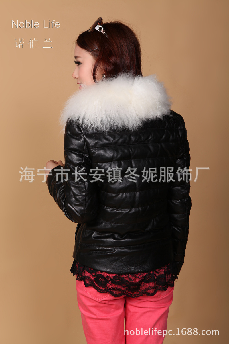 2013秋冬新款滩羊毛领<em>皮羽绒外套女士</em>皮草时
