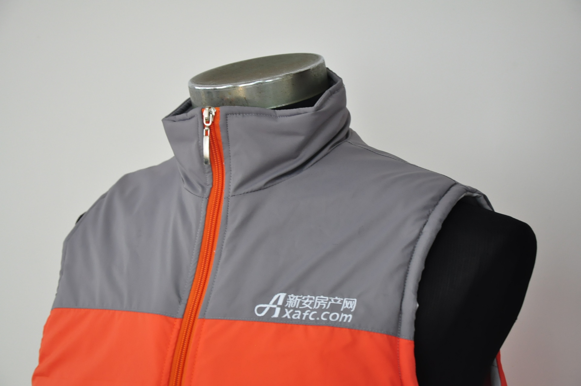 【房地产<em>马甲</em> <em>马甲定做厂家</em> 加厚马甲 刺绣LO