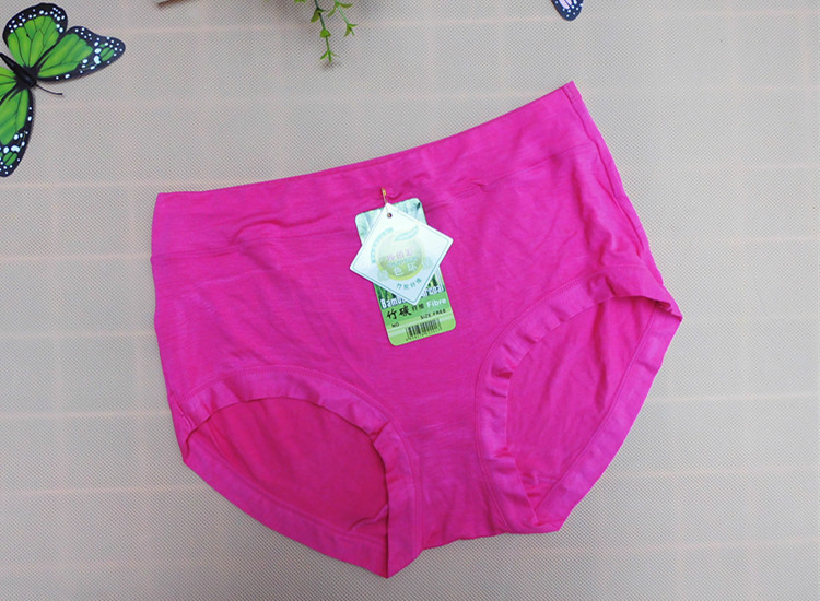 【高腰加大码竹纤维妈妈<em>短裤l</em>加大加肥大版中