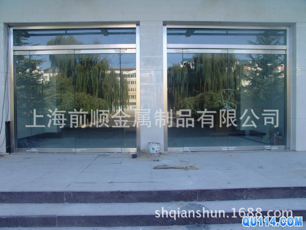 20111027074955521-1832玻璃门