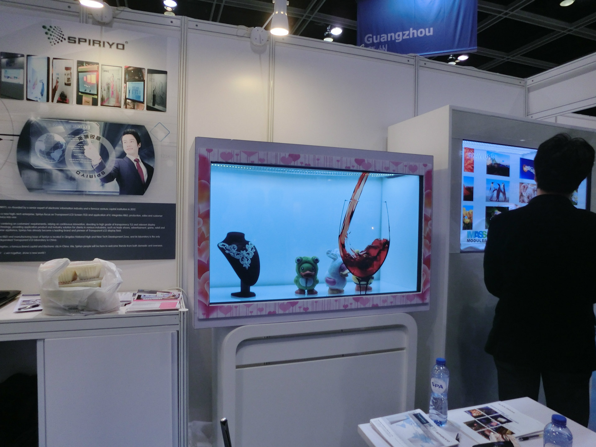 高亮透明广告机 (2)