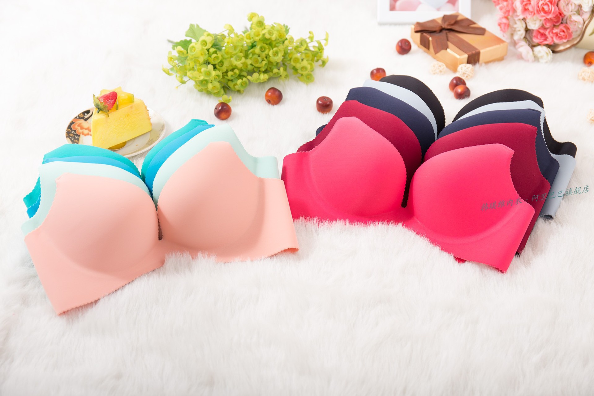 <em>文胸</em>-新款无痕一片式<em>AB</em>杯罩<em>文胸</em>聚拢3/4杯按