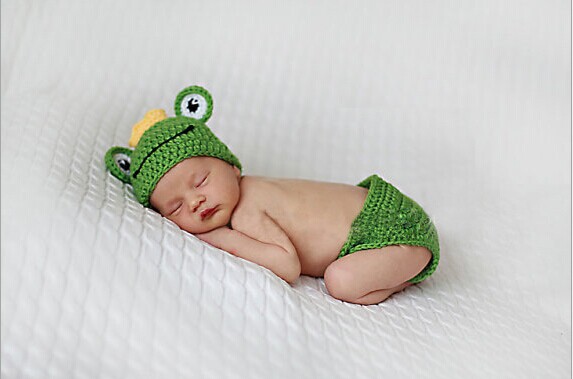 手工毛线编织婴儿拍照服装新生儿毛衣套装,儿童摄影青蛙两件套装