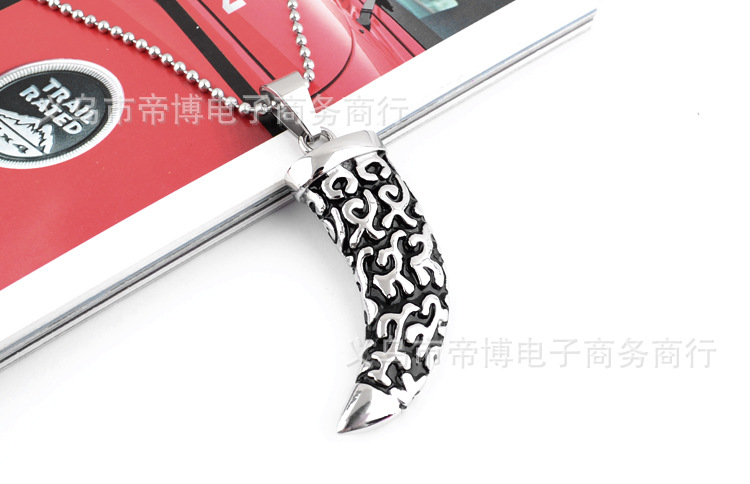 精品铸造狼牙 匕首钛钢吊坠/项链 批发代销