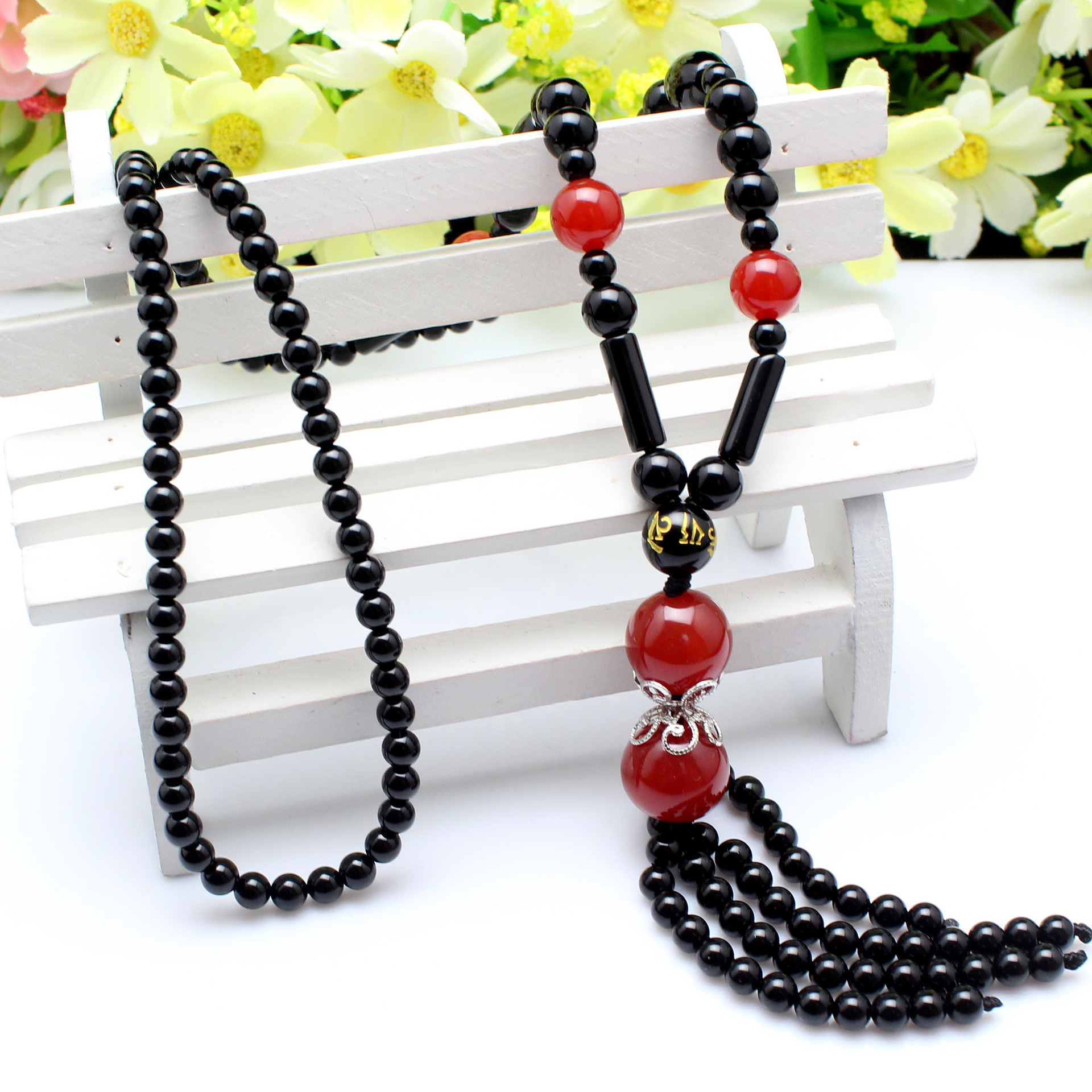 黑玛瑙民族风六字真言<em>毛衣链</em> 黑玛瑙配红玛瑙